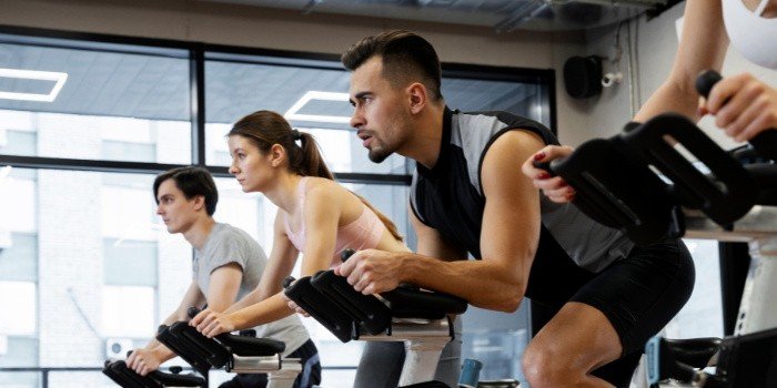 Benefícios do Spinning para a saúde e bem-estar.