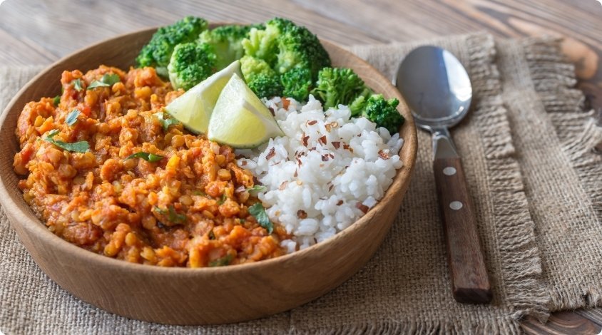 lentilha-com-arroz-integral-e-brocolis-blog