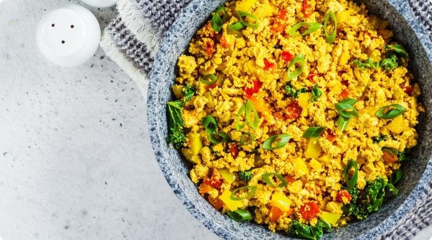 tofu-mexido-com-vegetais-e-quinoa-blog