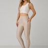 calca legging na cor kaki em poliamida media compressao epulari 2